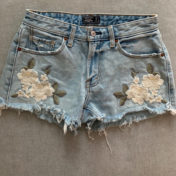 Abercrombie & Fitch Pants - Abercrombie & Fitch Embroidered Flower Jean Shorts